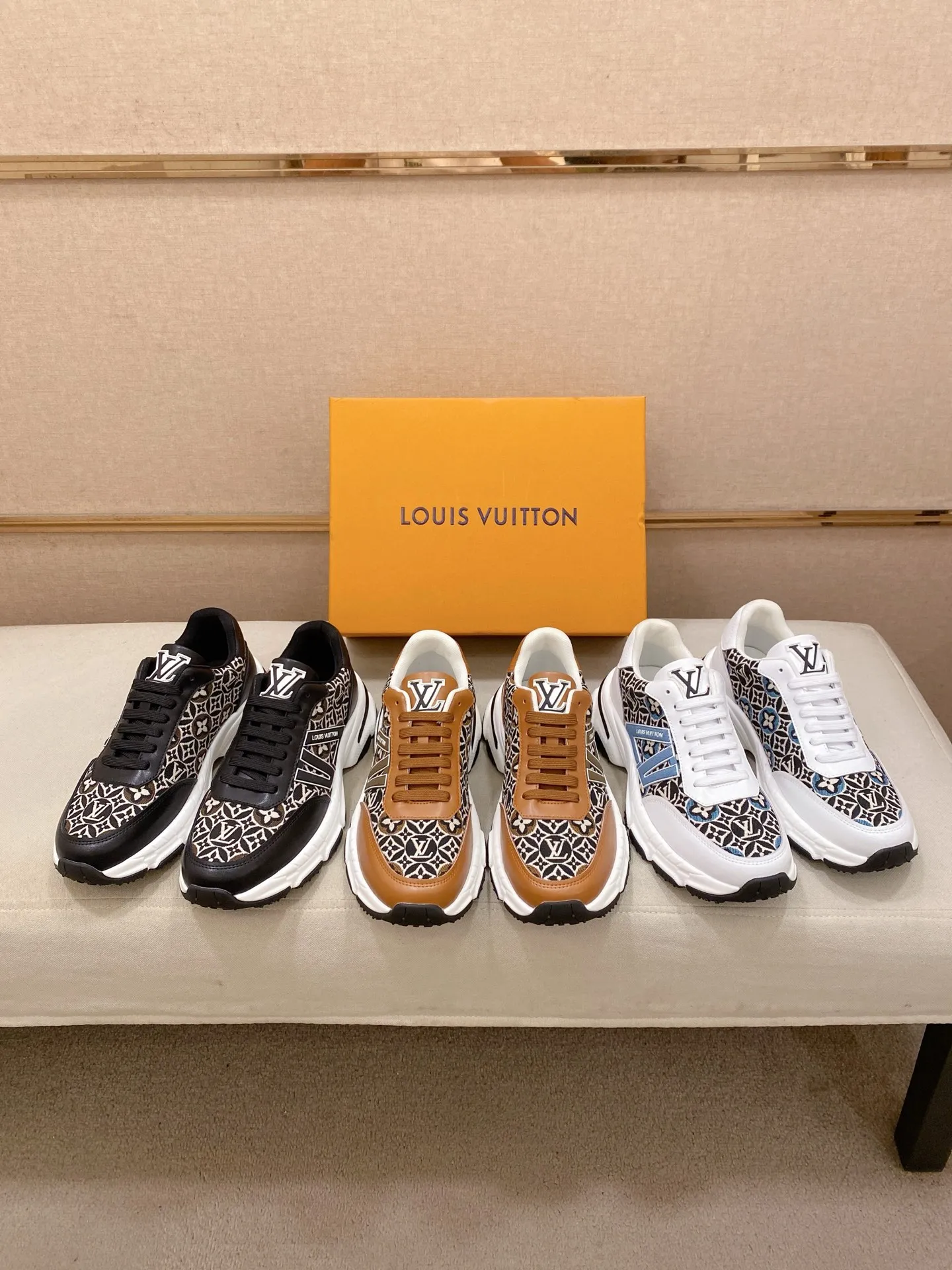 Men's shoes 442💰louis vuitton (Louis Vuitton/lv)🔍🔍The new counters are on sale at the same time. The uppers are imported from Italy. ⃣️Re-engraved🇮🇹💪💪, ⚠Sole: The original sole is specially provided by the original factory, the exclusive movable molded sole is super comfortable, ⚠Original and single goods 🔍high quality, you can enter and leave the counter at will, welcome to compare⚠. Code number: 38-44 (45/customized, non-refundable)